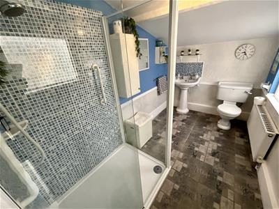 SHOWER ROOM